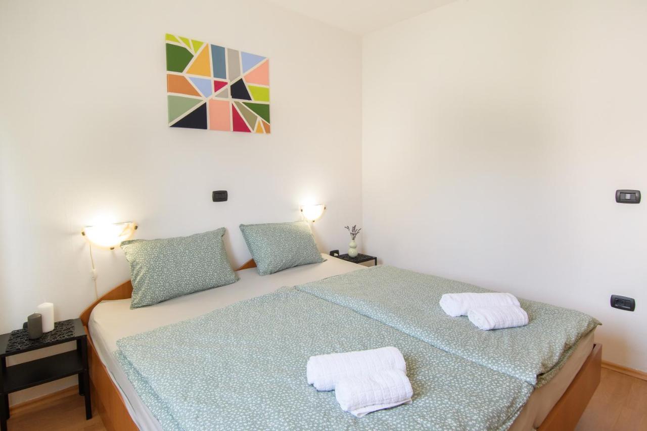 Apartman Alba Karigador Exterior photo